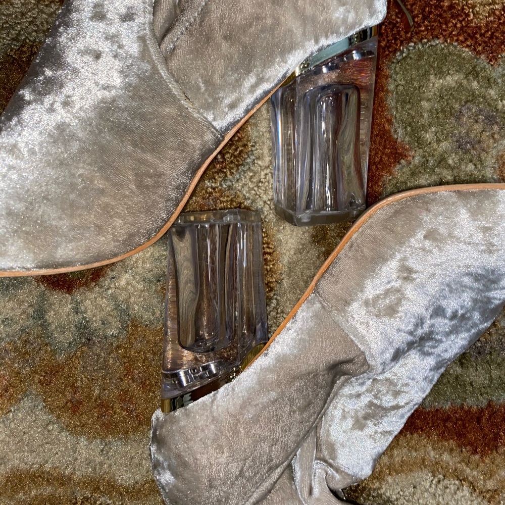 DOLLS KILL Crushed Velvet Clear Perspex Heel sz 8